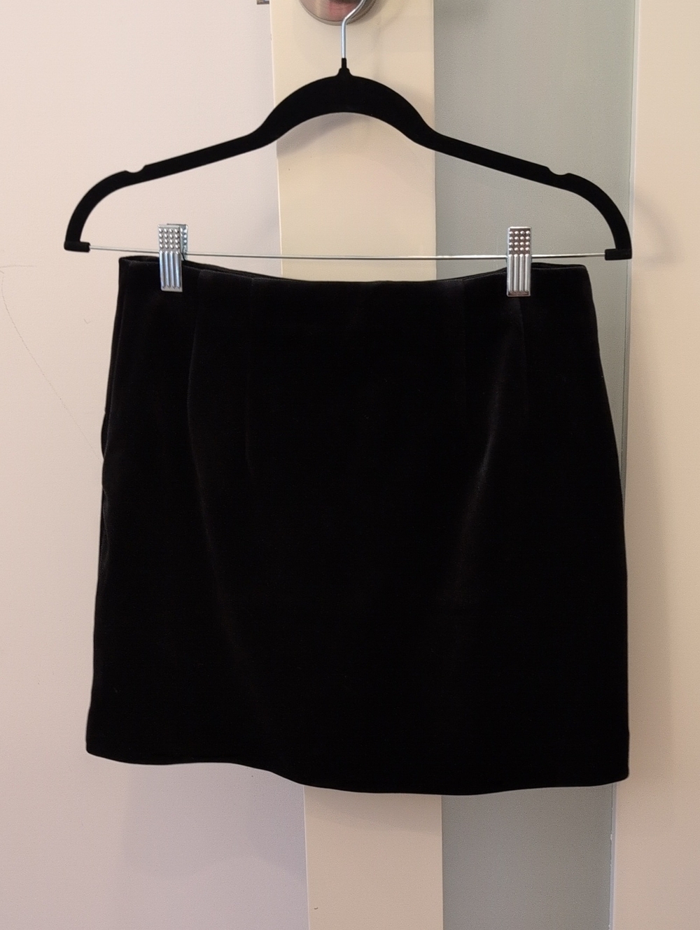 NWOT Express Black Velvet Mini Skirt, Sz S